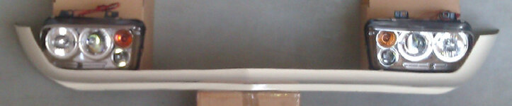 153_Headlights.jpg 153_Headlights.jpg