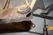 129_trailingarm_bushing.jpg 129_trailingarm_bushing.jpg