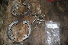 132_parking_brake.jpg 132_parking_brake.jpg