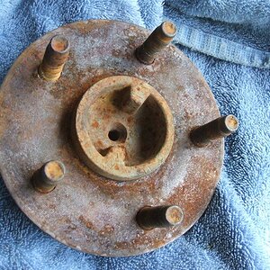 broken axle 002 (Large).jpg