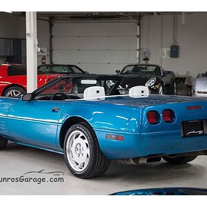 Lee Munro's Garage 05.jpg