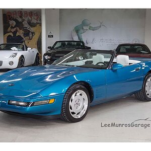 Lee Munro's Garage 07.jpg