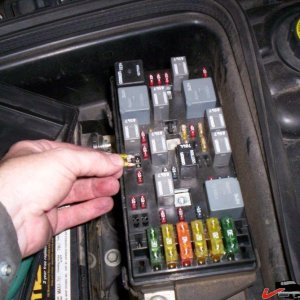 fuel pump fuse.jpg